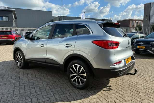 Renault Kadjar (2022) thumbnail 2