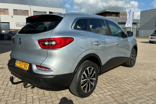 Renault Kadjar (2022) thumbnail 4