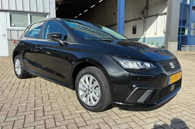 SEAT Ibiza (2023) thumbnail 3