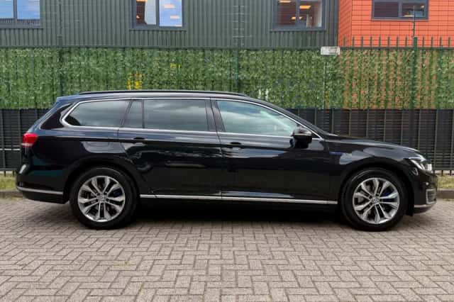 Volkswagen Passat (2016) thumbnail 5