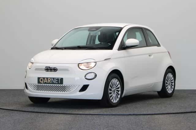 Fiat 500e (2023) thumbnail 2