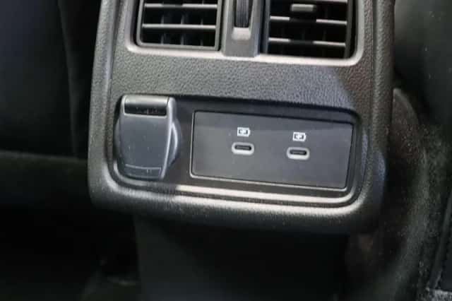 Renault Captur (2025) thumbnail 4