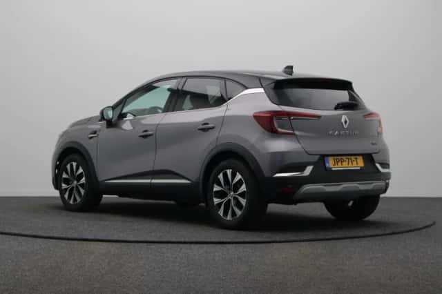Renault Captur (2024) thumbnail 2