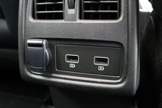 Renault Captur (2024) thumbnail 4