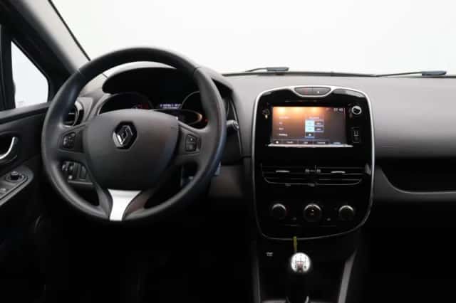 Renault Clio (2016) thumbnail 4
