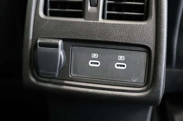 Renault Captur (2025) thumbnail 4