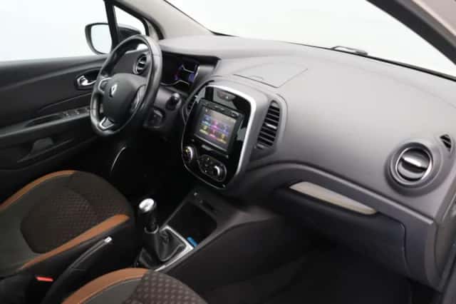 Renault Captur (2018) thumbnail 5