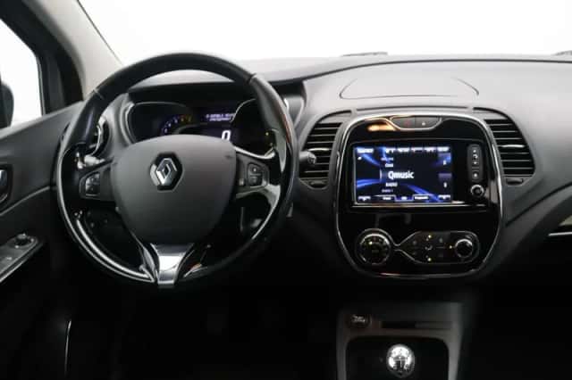 Renault Captur (2015) thumbnail 4