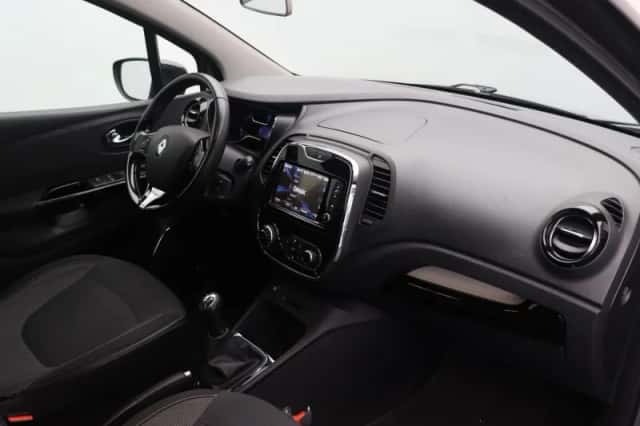 Renault Captur (2015) thumbnail 5