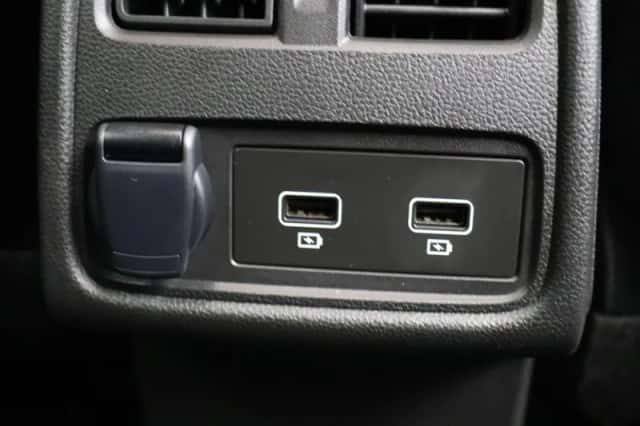 Renault Captur (2024) thumbnail 3