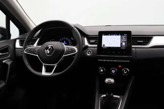 Renault Captur (2024) thumbnail 4