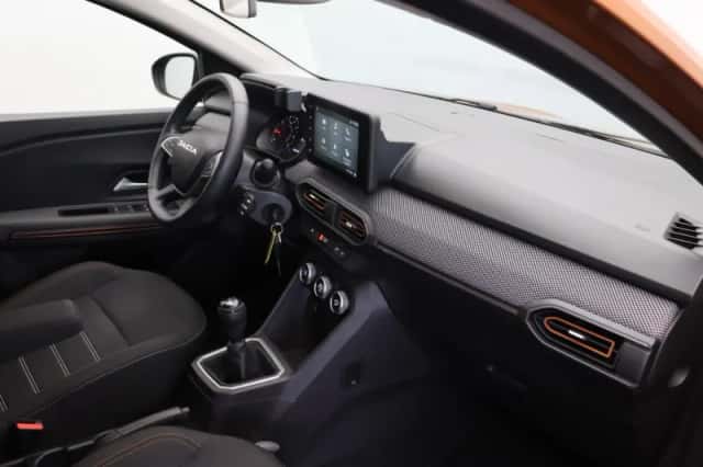 Dacia Sandero (2023) thumbnail 5