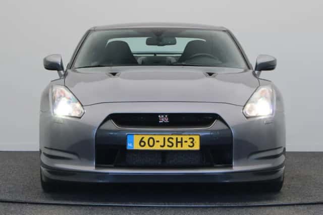 Nissan GT-R (2009) thumbnail 6