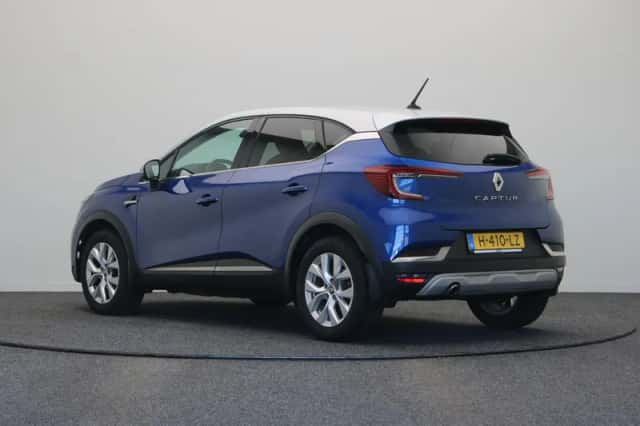 Renault Captur (2020) thumbnail 2