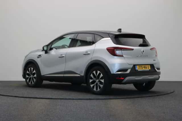 Renault Captur (2024) thumbnail 2