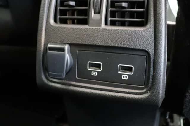 Renault Captur (2024) thumbnail 3