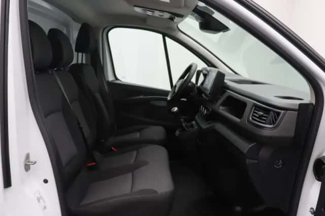 Renault Trafic (2024) thumbnail 4