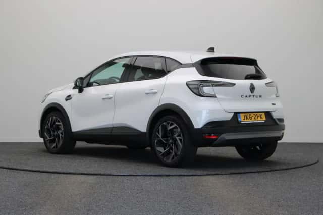 Renault Captur (2025) thumbnail 2
