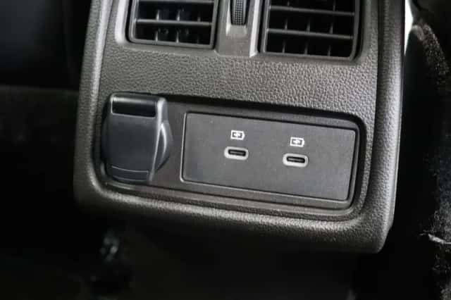 Renault Captur (2025) thumbnail 4