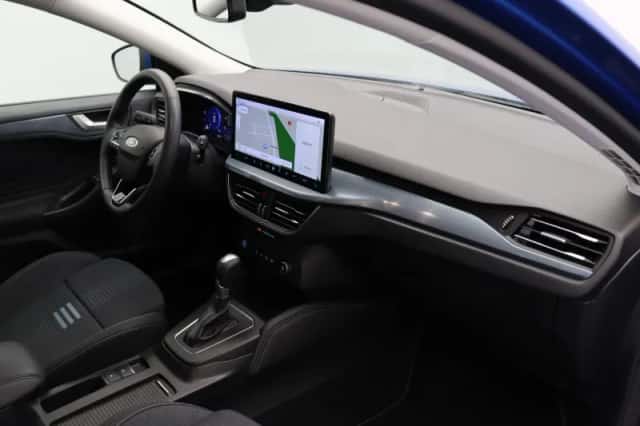 Ford Focus (2023) thumbnail 5