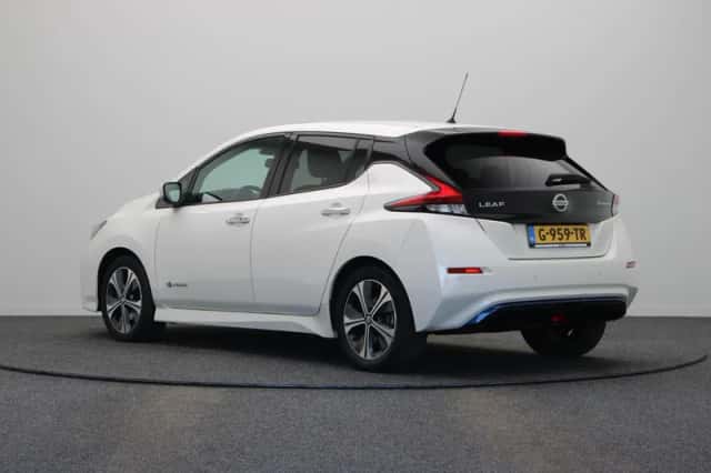Nissan Leaf (2019) thumbnail 2