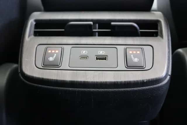 Nissan Ariya (2024) thumbnail 6