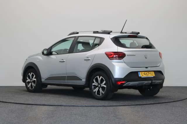 Dacia Sandero Stepway (2021) thumbnail 2