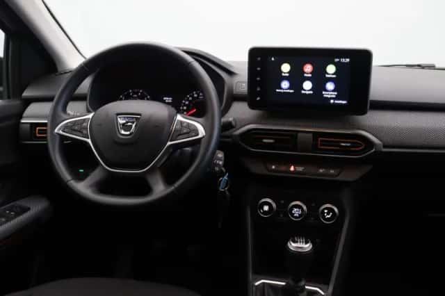 Dacia Sandero Stepway (2021) thumbnail 4