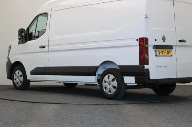 Renault Master (2024) thumbnail 2