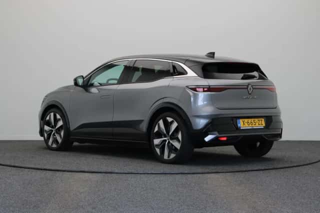 Renault Mégane E-Tech (2022) thumbnail 2