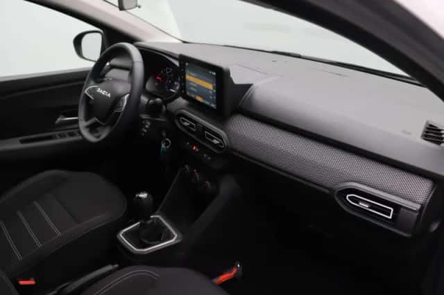 Dacia Sandero (2024) thumbnail 5