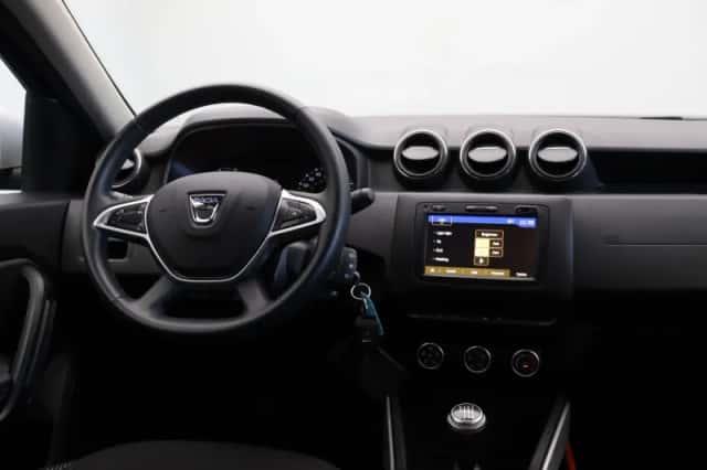 Dacia Duster (2021) thumbnail 4