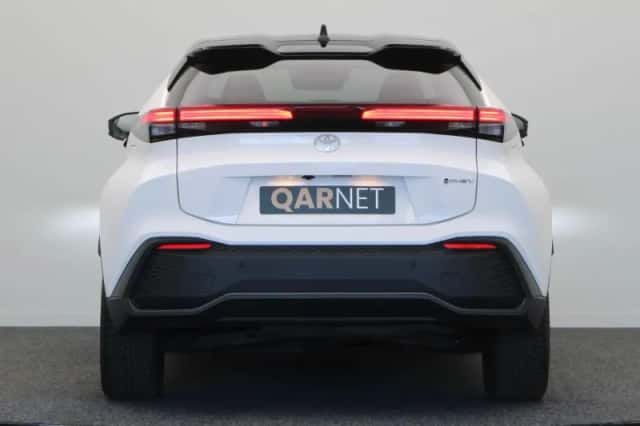 Toyota C-HR (2025) thumbnail 6
