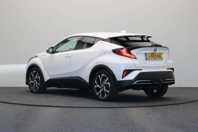 Toyota C-HR (2020) thumbnail 2