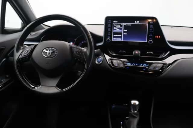 Toyota C-HR (2021) thumbnail 3