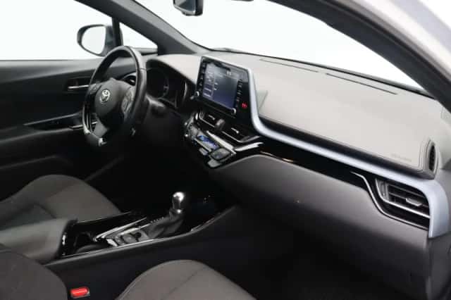 Toyota C-HR (2021) thumbnail 4