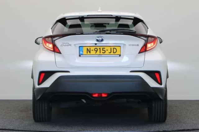 Toyota C-HR (2021) thumbnail 6