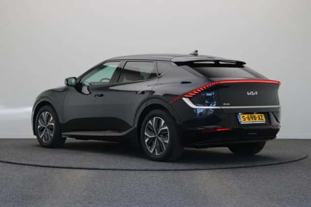 Kia EV6 (2023) thumbnail 2