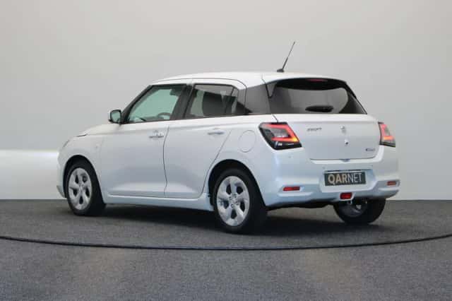 Suzuki Swift (2025) thumbnail 2