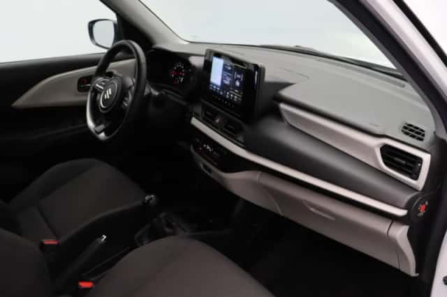 Suzuki Swift (2025) thumbnail 4