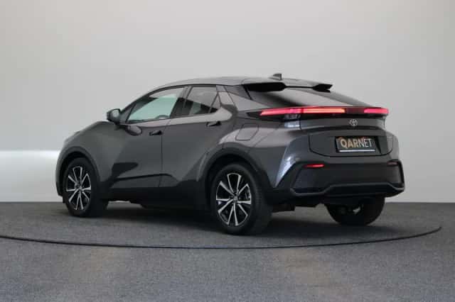 Toyota C-HR (2026) thumbnail 2