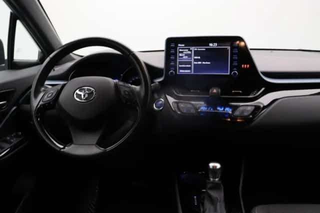 Toyota C-HR (2020) thumbnail 4