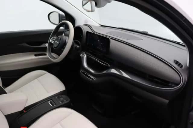 Fiat 500 (2023) thumbnail 5