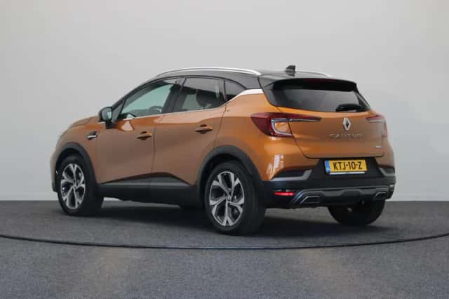 Renault Captur (2022) thumbnail 2