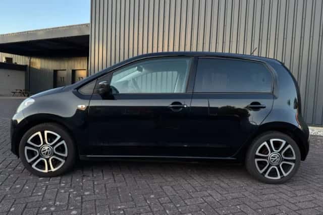 Volkswagen Up! (2014) thumbnail 2