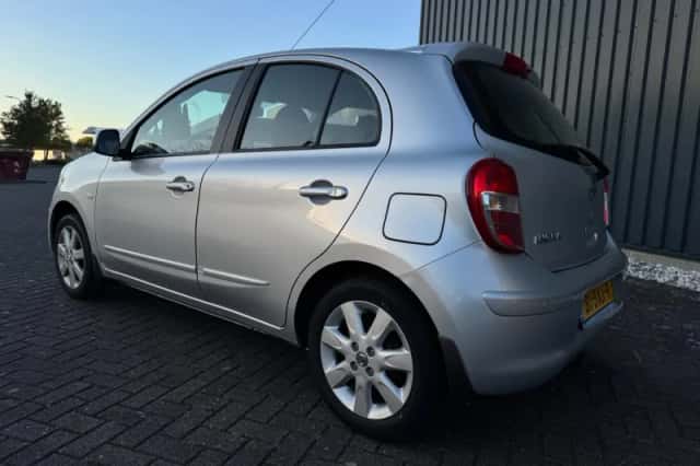 Nissan Micra (2012) thumbnail 3