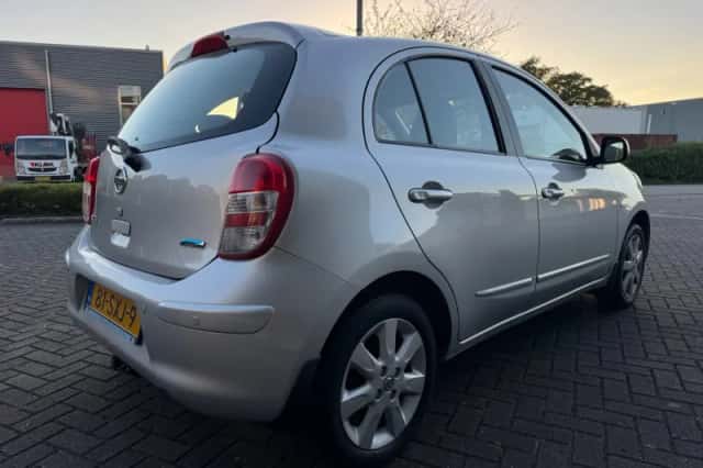 Nissan Micra (2012) thumbnail 5
