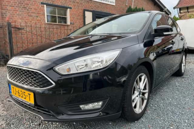 Ford Focus (2016) thumbnail 2