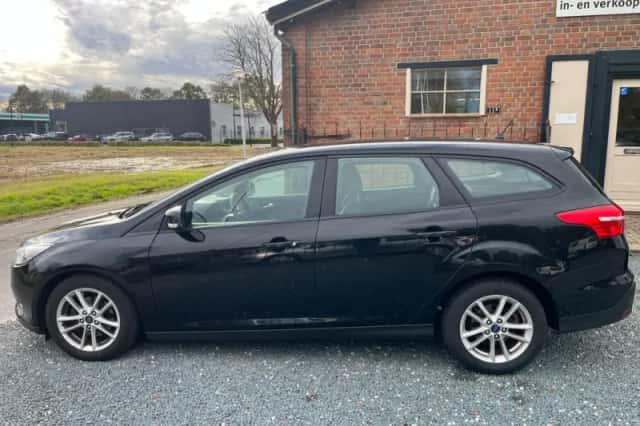 Ford Focus (2016) thumbnail 3