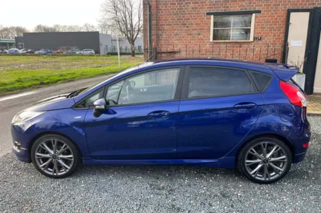 Ford Fiesta (2017) thumbnail 3